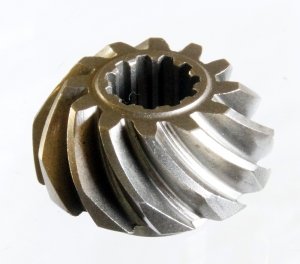 Шестерня ведущая Suzuki DF9,9 / DF15 / DT9,9 / DT15  (57311-93901, 57311-90L00)  57311-93910-000  Omax ― 1998-2025  NEXT