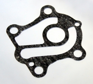 Прокладка помпы YAMAHA  (663-44324-00)   663-44324-A0  Omax ― 1998-2025  NEXT