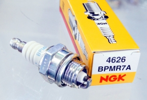 Свеча зажигания NGK  4626  BPMR7A /съемная контактная гайка (бензопилы, газонокосилки) ― 1998-2024  NEXT