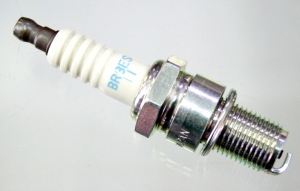 Свеча зажигания 7986 NGK  BR8ES-11  (фиксированая гайка) ― 1998-2024  NEXT